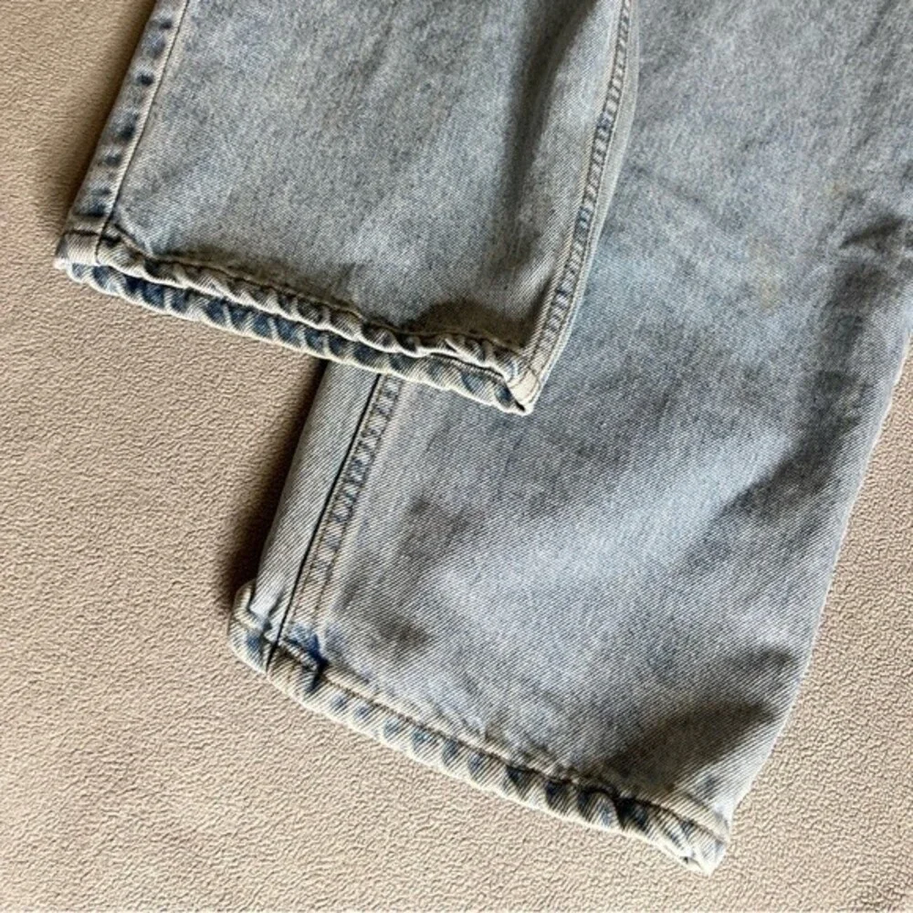Vintage Levi’s 570 Jeans Size 36x32 baggy fit made in USA